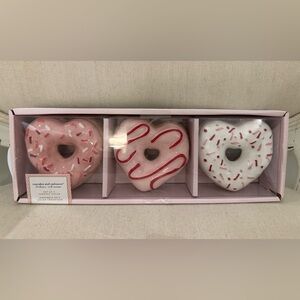 Cupcakes & Cashmere Valentine’s Day Pink Heart Shaped Donut Decor Ceramic NWT